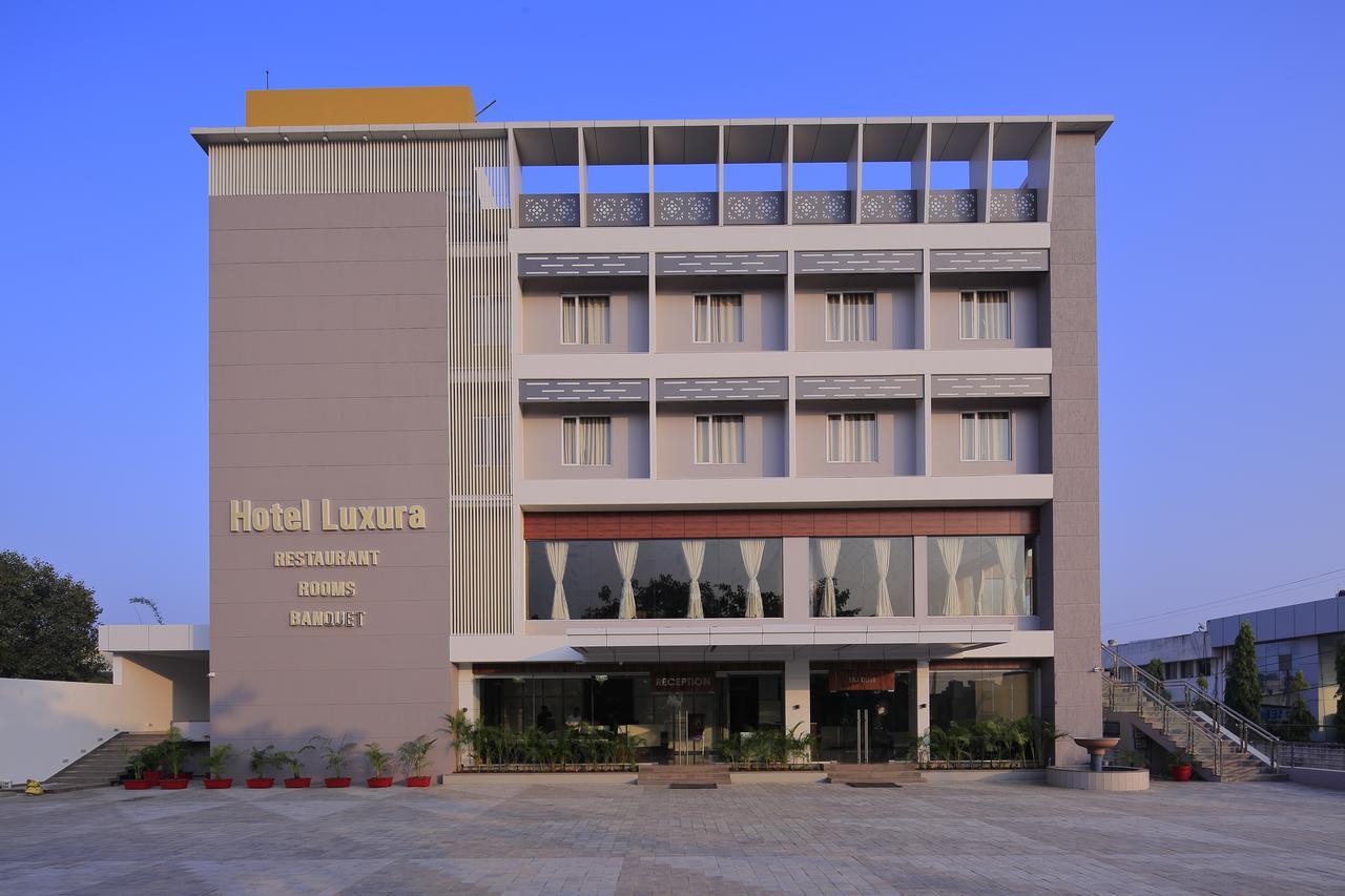 Hotel Luxura Godhra Exterior foto